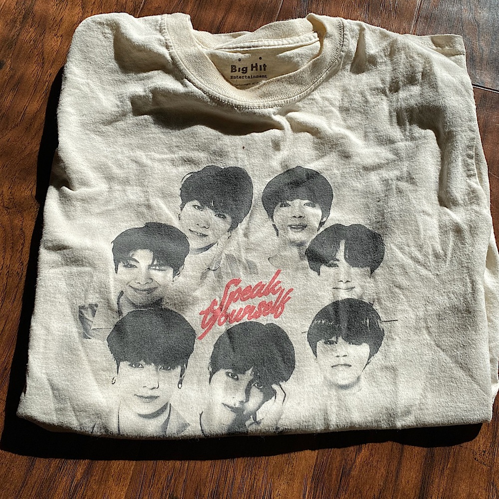 Super Special Big Hit Tour T✨ | small | excellent condition